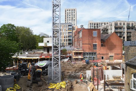 AKA_103_Carlton&Granville_(c)DG_01